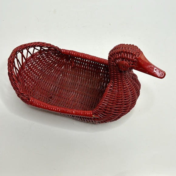 Red Wicker Duck Basket | Planter Decor Boho Key Holder 70’s Household Item DUCK - Picture 3 of 6